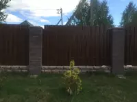 установка забора на фундаменте